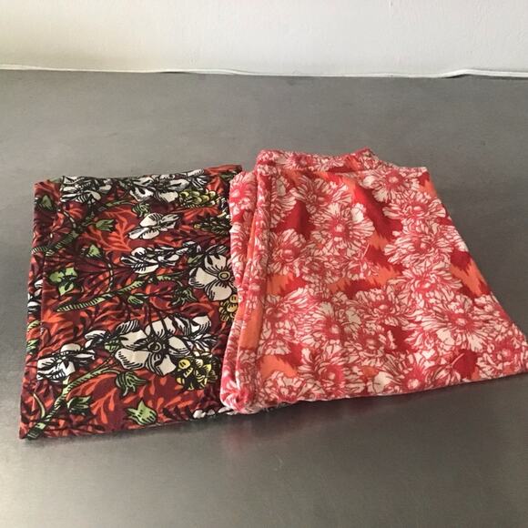 2 LulaRoe Floral Patterned leggings One Size - Picture 1 of 5
